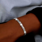 S925 Sterling Silver Sparkling Bracelet Hypoallergenic Elegant Luxury Bangle for Women Men Banquet Formal Occasion 3.65g Lightweight Fine Jewelry Gift