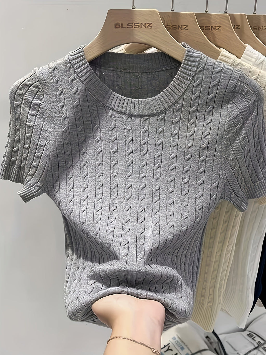 Women's Jacquard Short Sleeve Sweater Chic Cable Knit Round Neck Pullover Ribbed Hem Cuffs Lightweight Viscose Spring Summer Casual S M L XL XXL